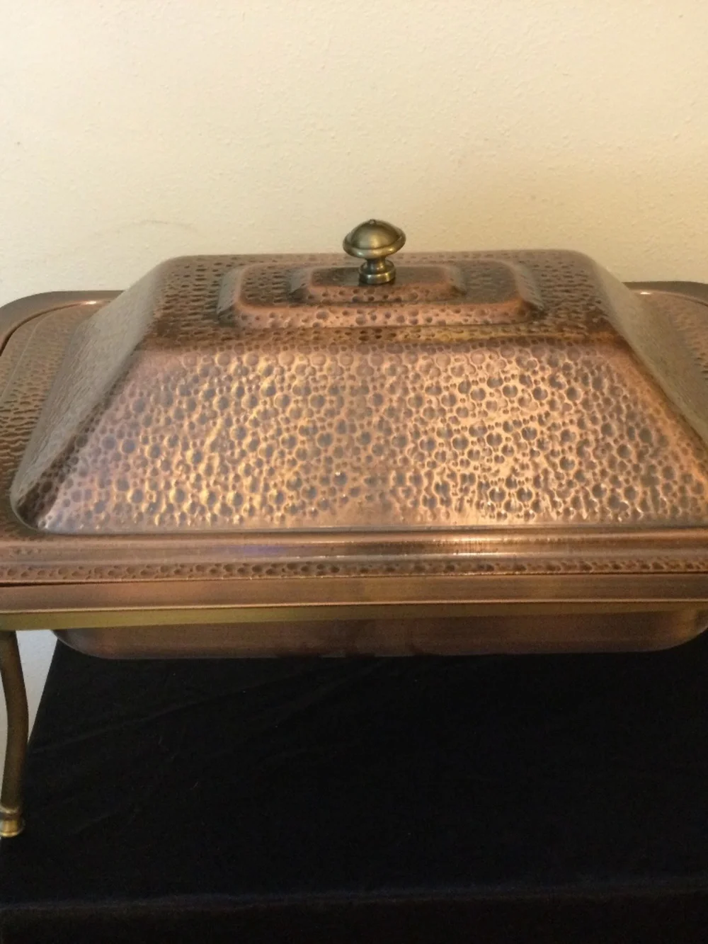 Southern Living Home Hammered Copper Serving Pan & Brass Stand Preowned